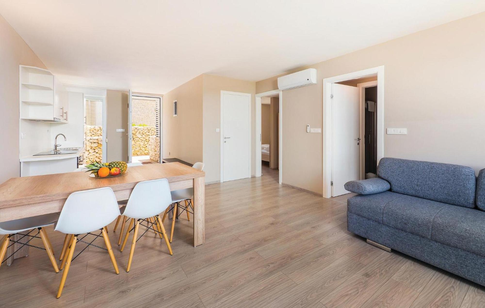 Pet Friendly Apartment In Povljana With Kitchen Exteriér fotografie