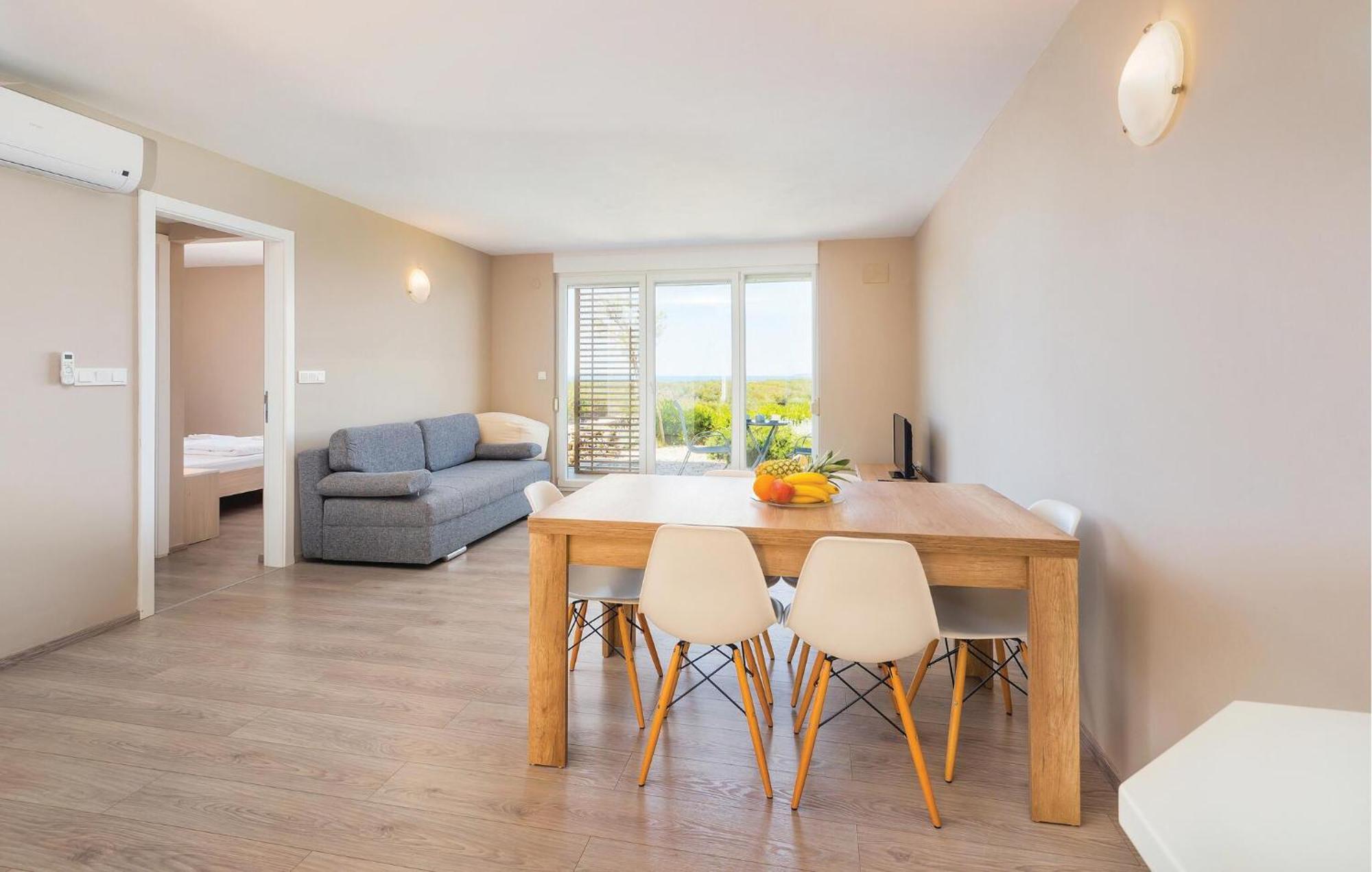 Pet Friendly Apartment In Povljana With Kitchen Exteriér fotografie
